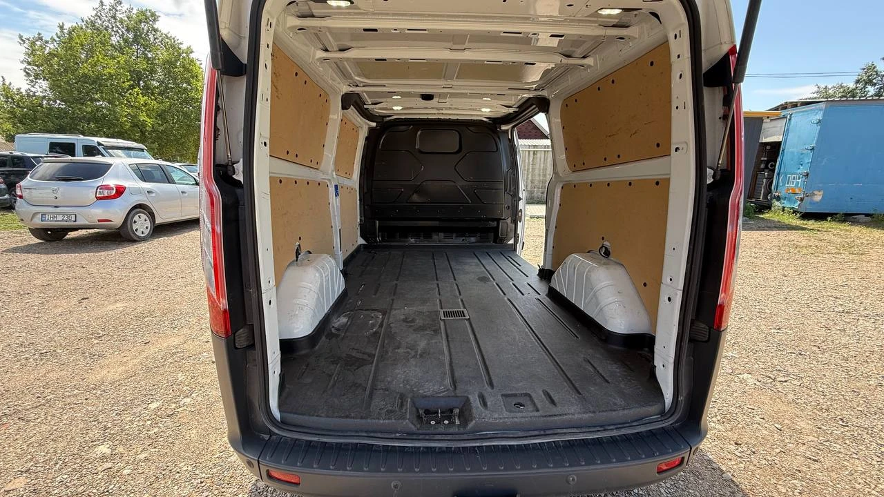Photo 4 - Ford transit custom