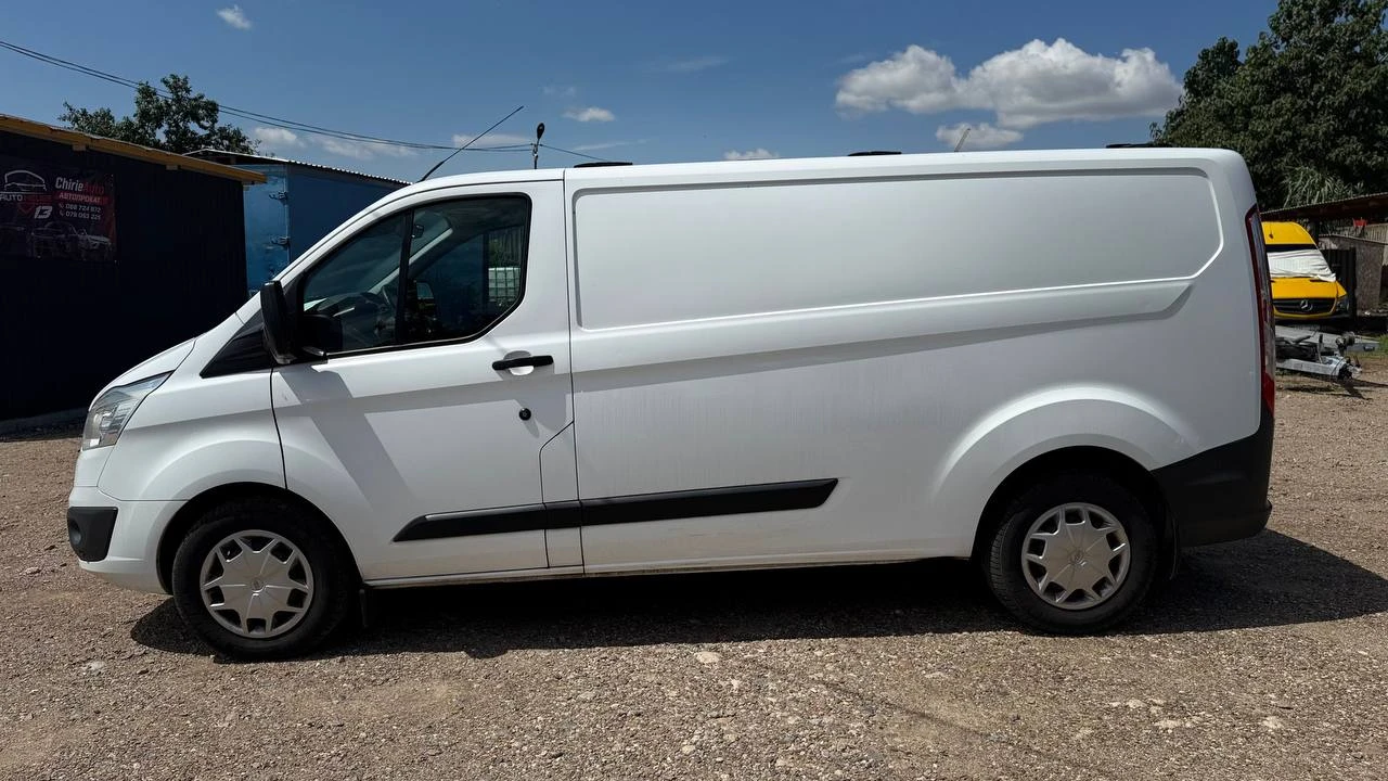 Photo 8 - Ford transit custom