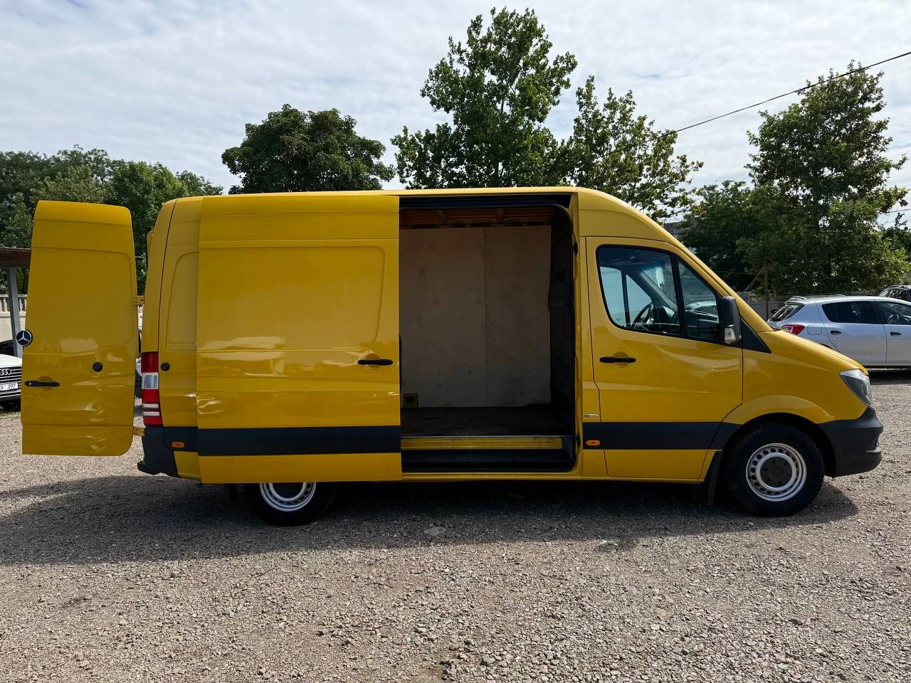 Photo 8 - Mercedes-Benz Sprinter