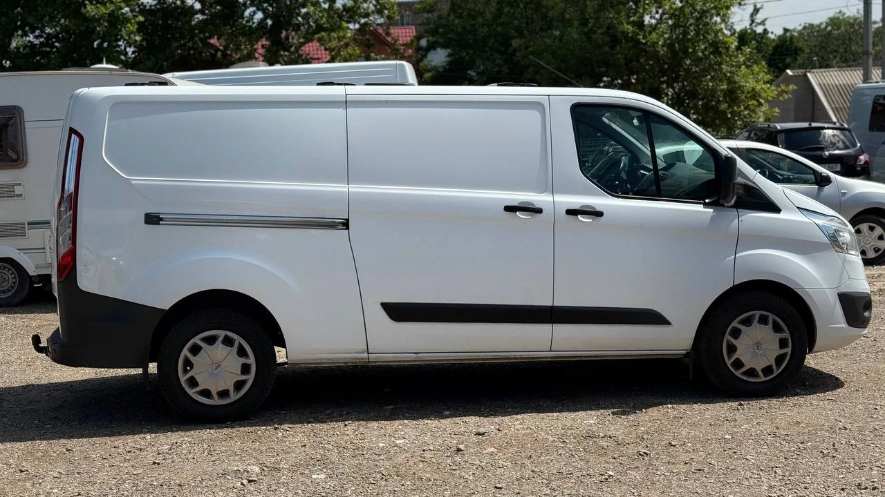 Photo 10 - Ford transit custom