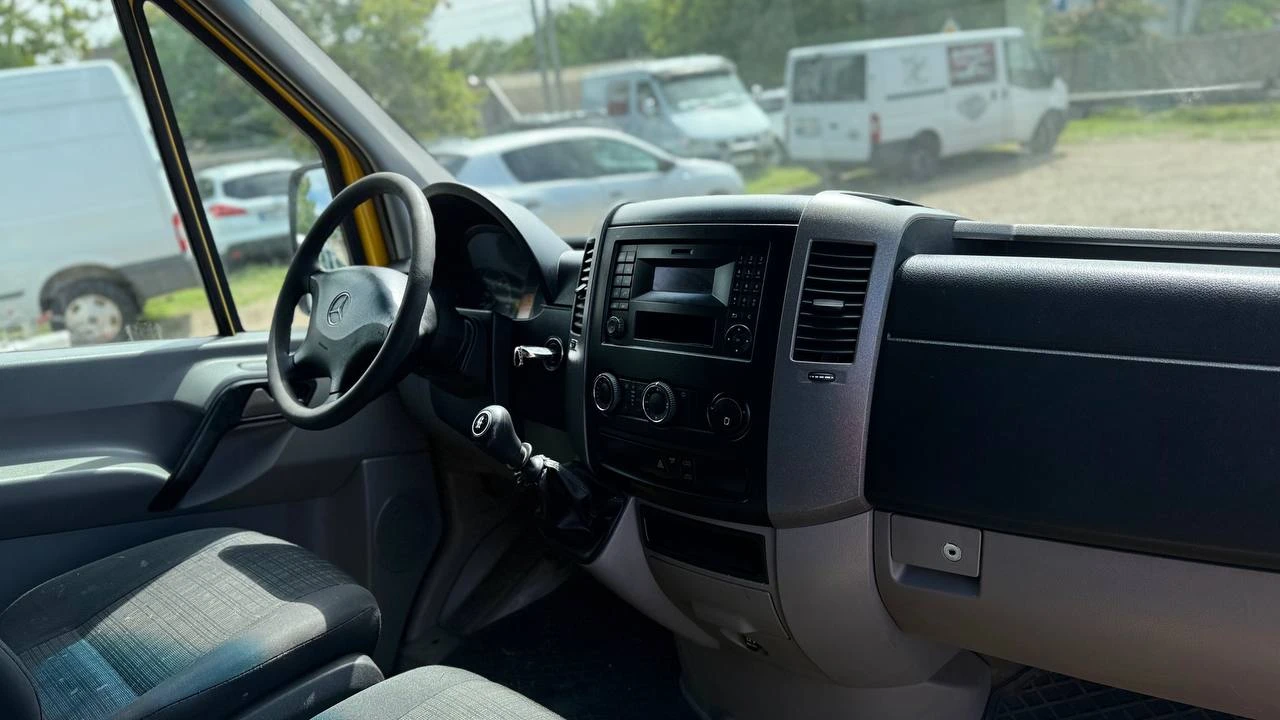 Photo 3 - Mercedes-Benz Sprinter