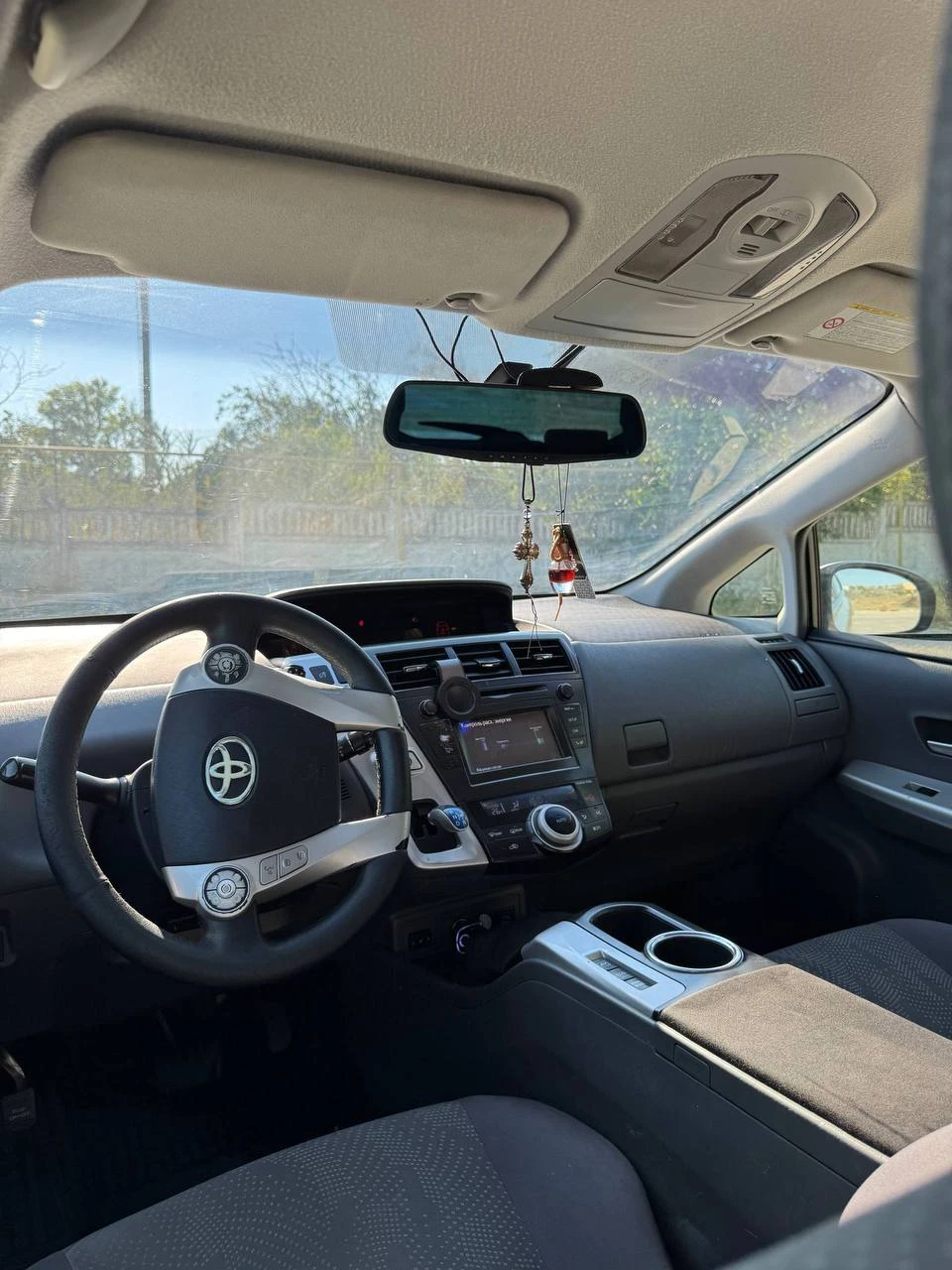 Photo 6 - Toyota Prius