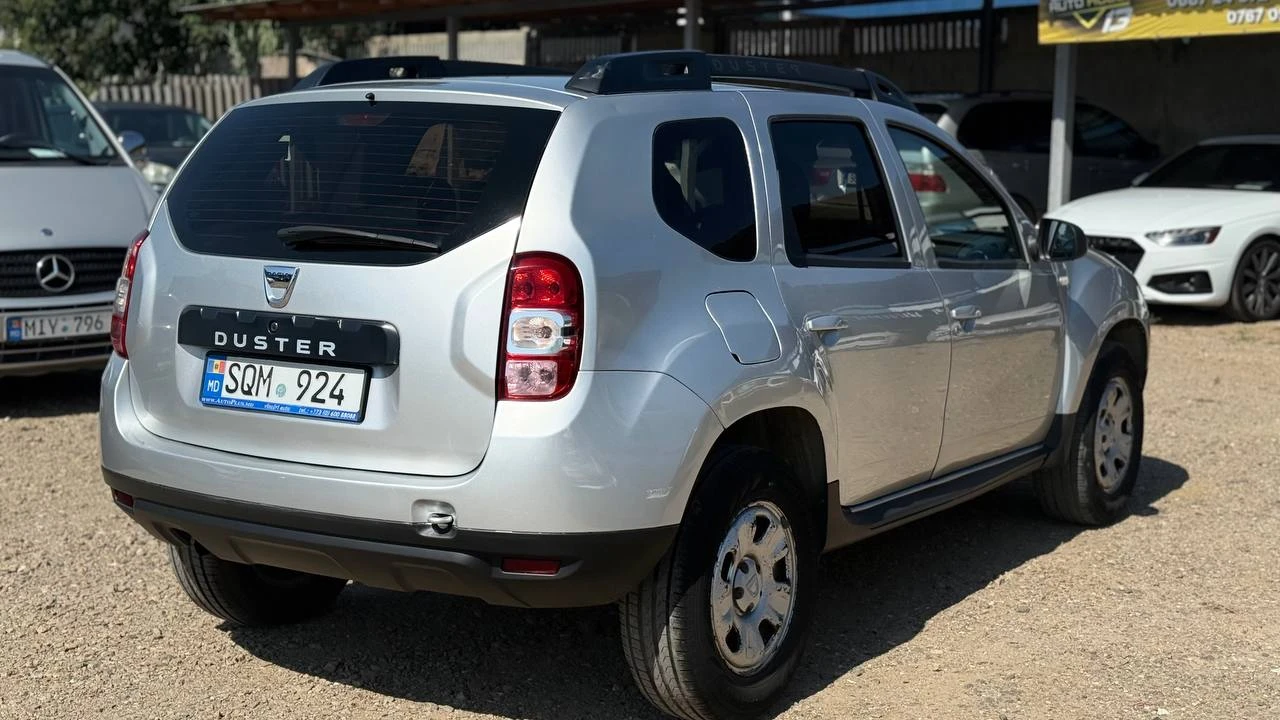 Photo 2 - Dacia Duster