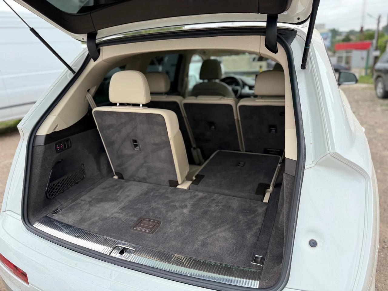 Photo 5 - Audi Q7