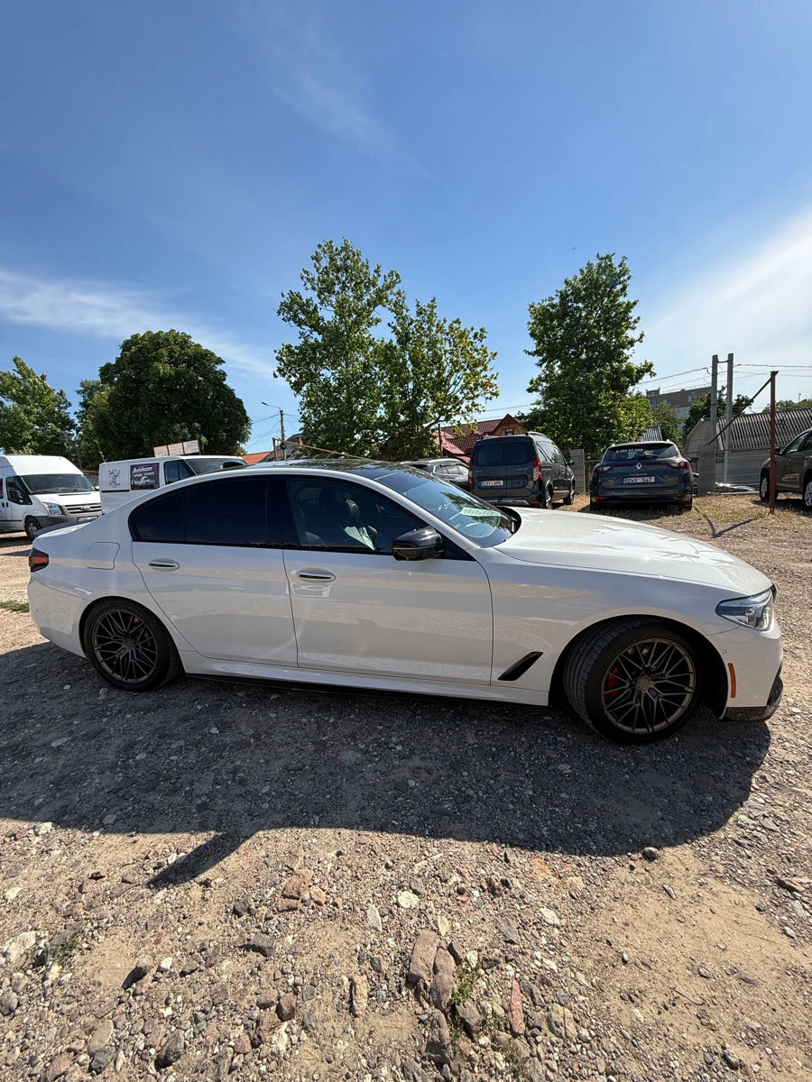 Photo 8 - BMW 5 Series