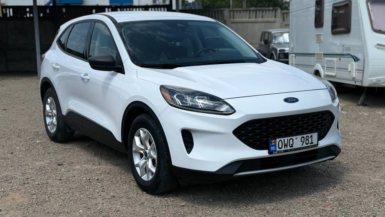 Photo 11 - Ford Escape