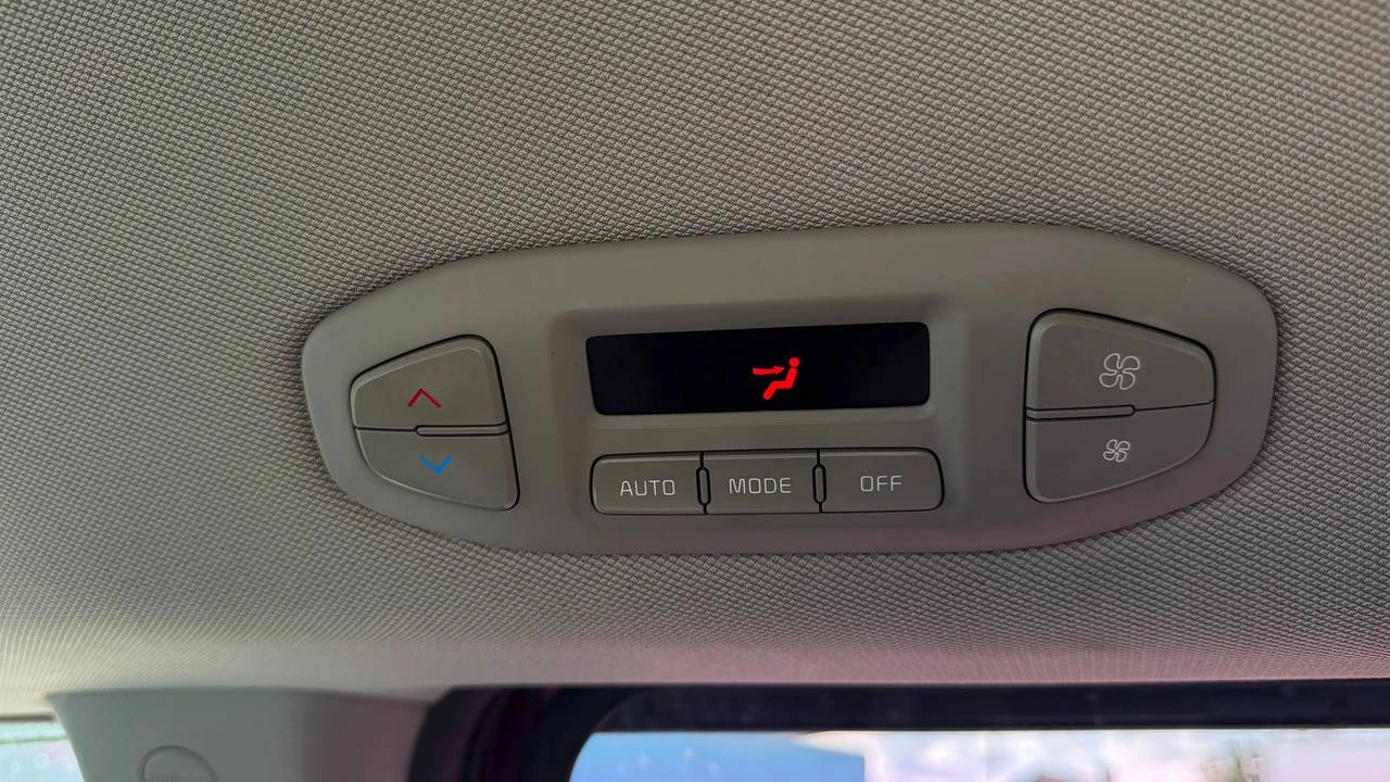 Photo 8 - KIA Carnival