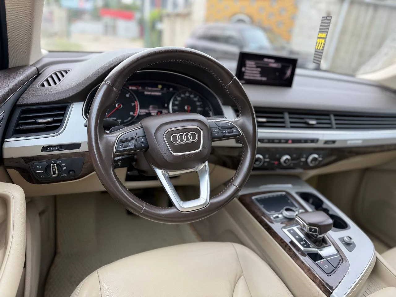 Photo 6 - Audi Q7