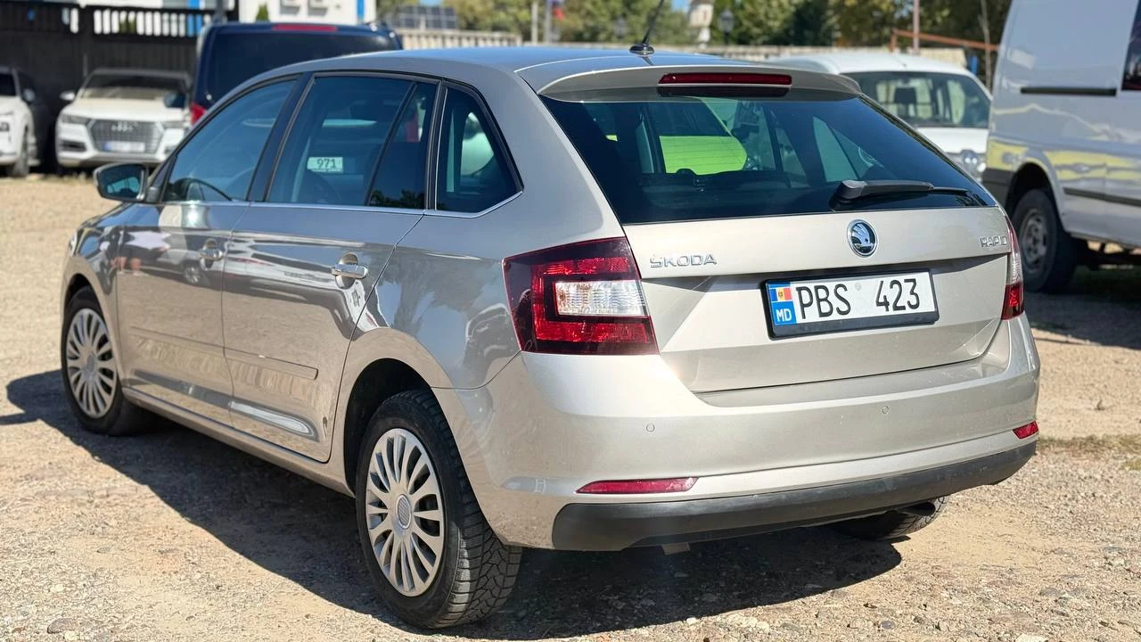 Photo 7 - Skoda Rapid