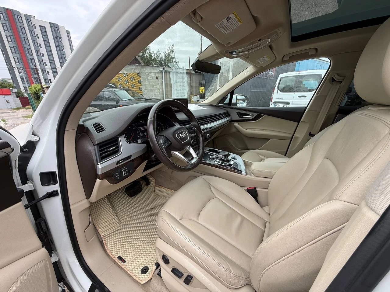 Photo 9 - Audi Q7