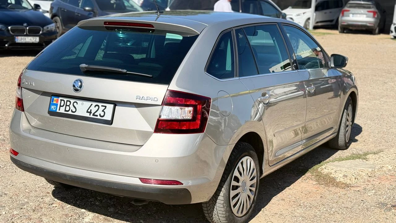 Photo 8 - Skoda Rapid