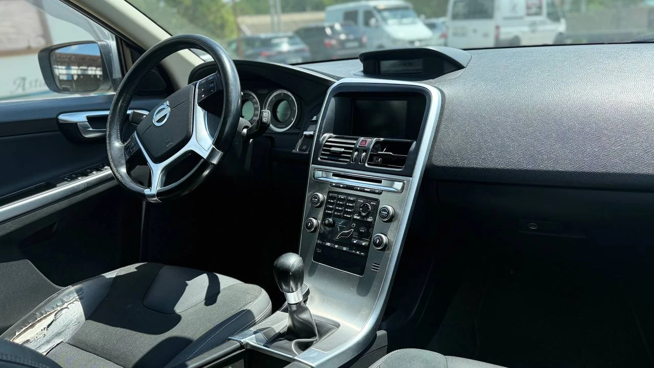Photo 2 - Volvo XC60