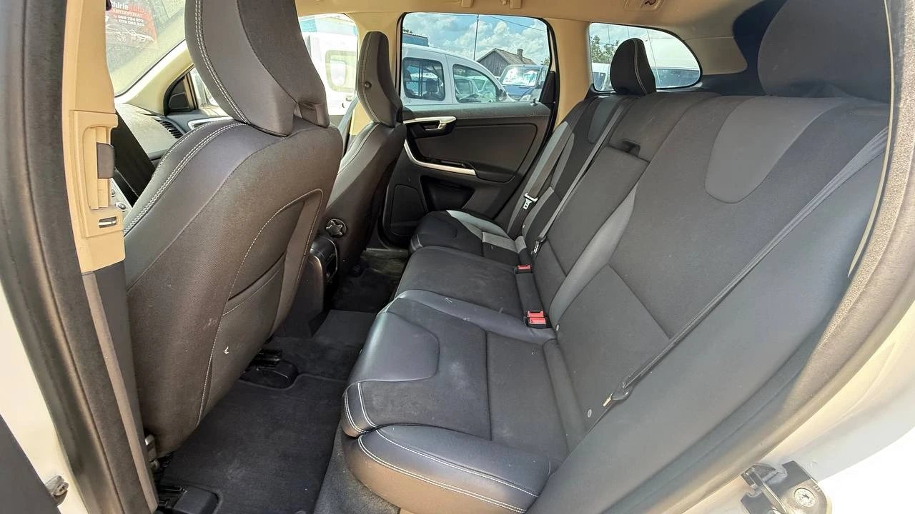 Photo 5 - Volvo XC60