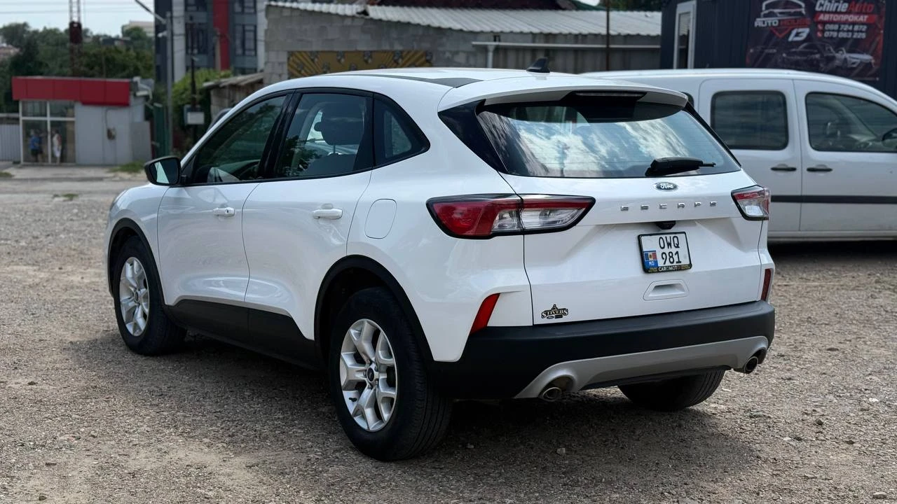 Photo 7 - Ford Escape