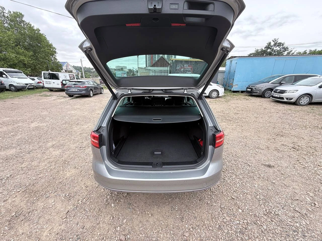 Photo 10 - Volkswagen Passat