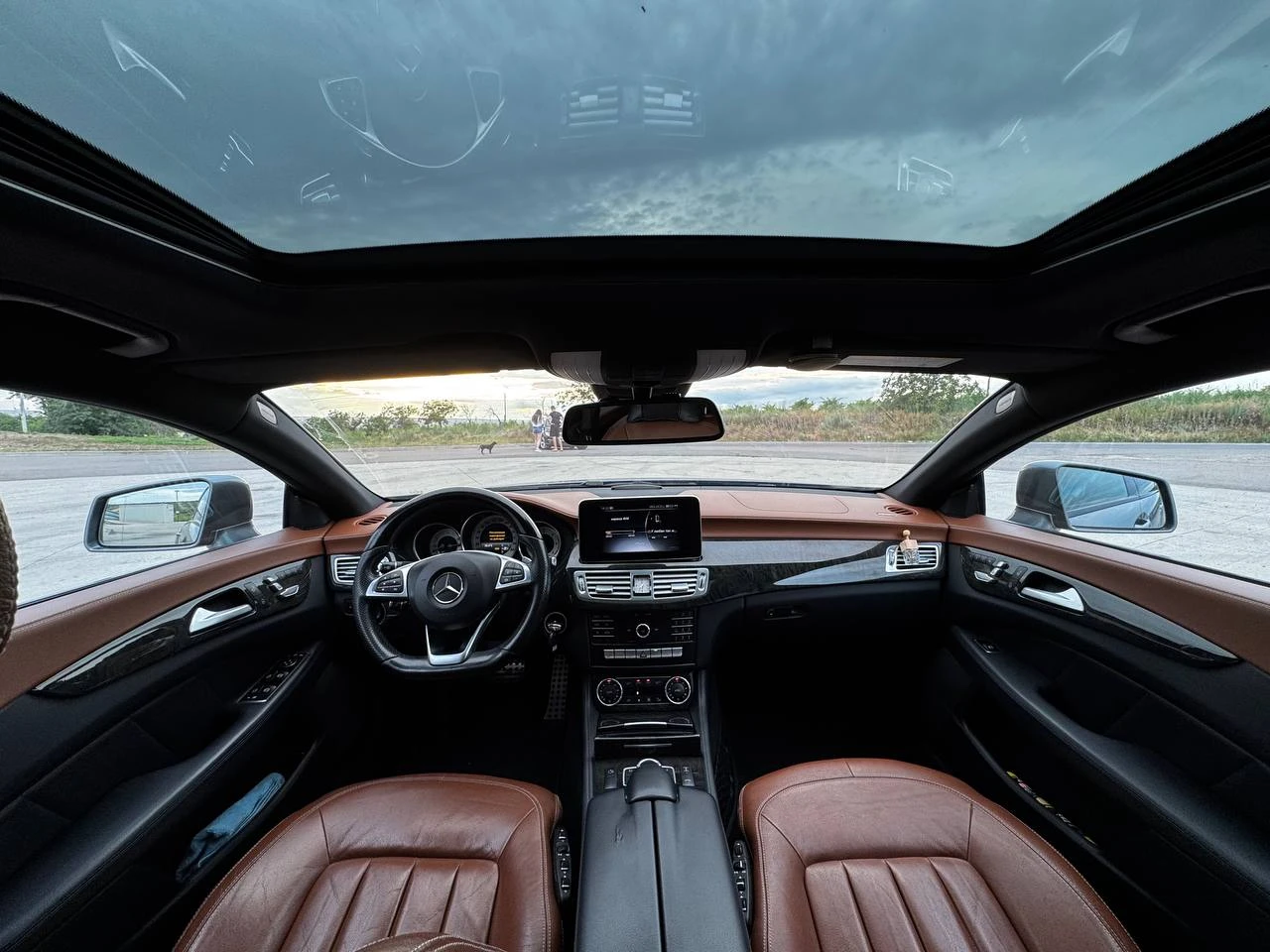 Photo 4 - Mercedes-Benz CLS